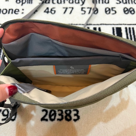 Bellroy City Pouch Plus Crossbody Bag - Ranger Green. - Picture 3 of 12